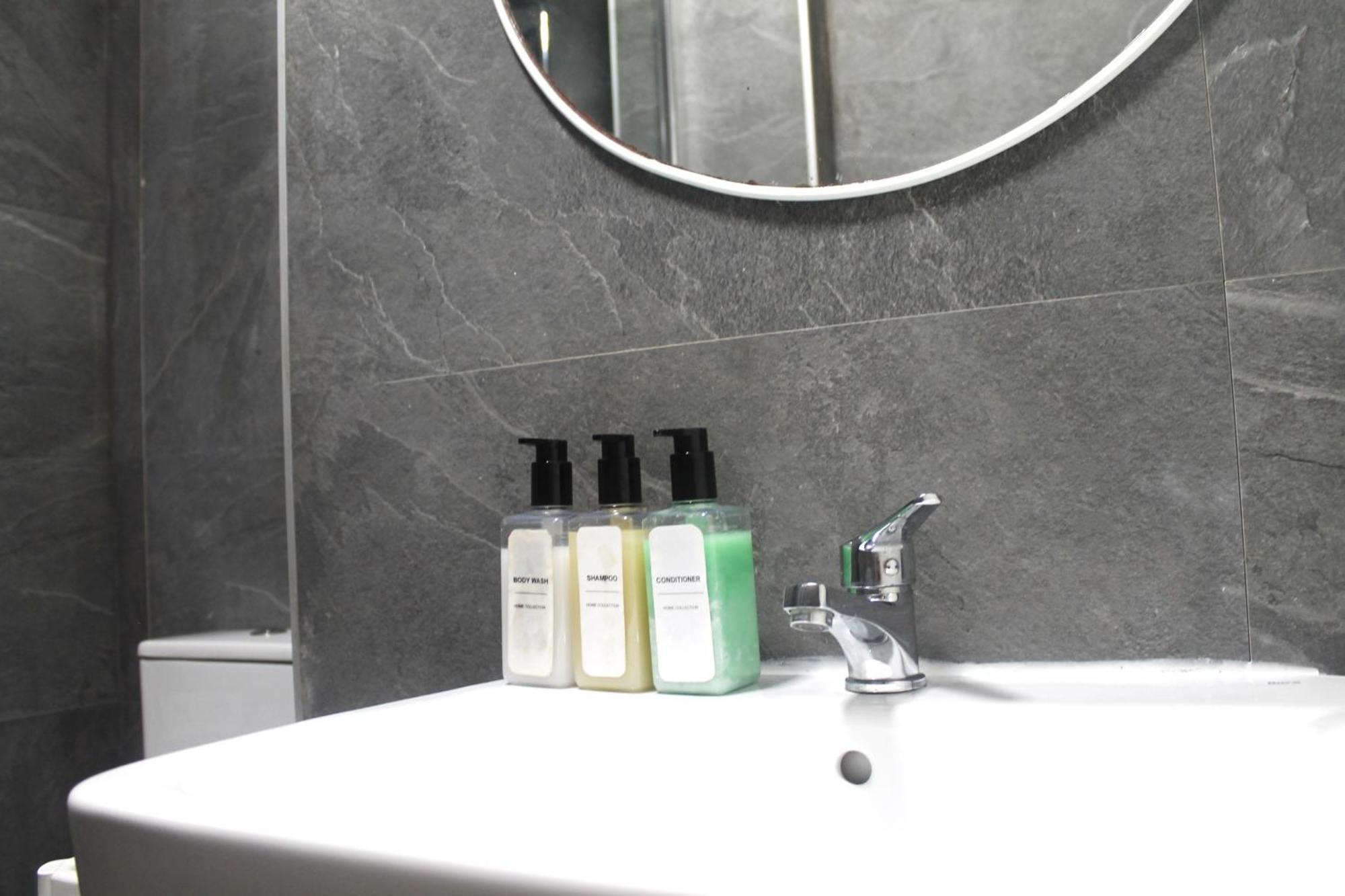 Fantastico Apartamento Junto A La Estacion Málaga Eksteriør bilde